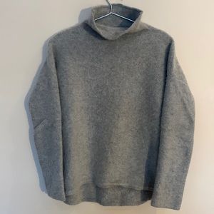 Vince 100% cashmere sweater